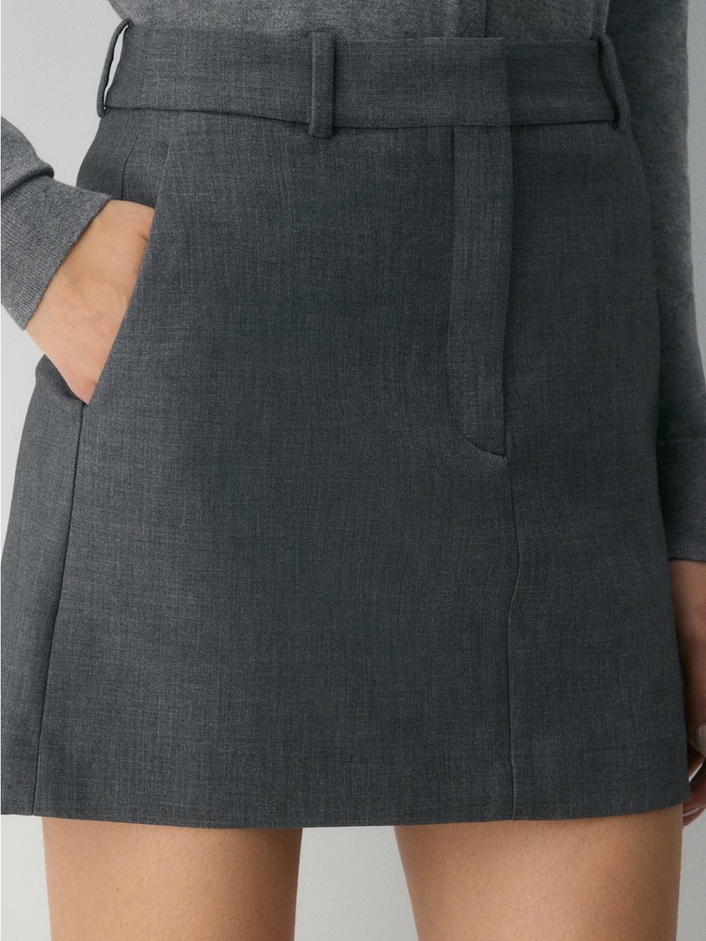 Aritzia Chisel Skirt Heather Grey - Mini Skirt size 2 NWT